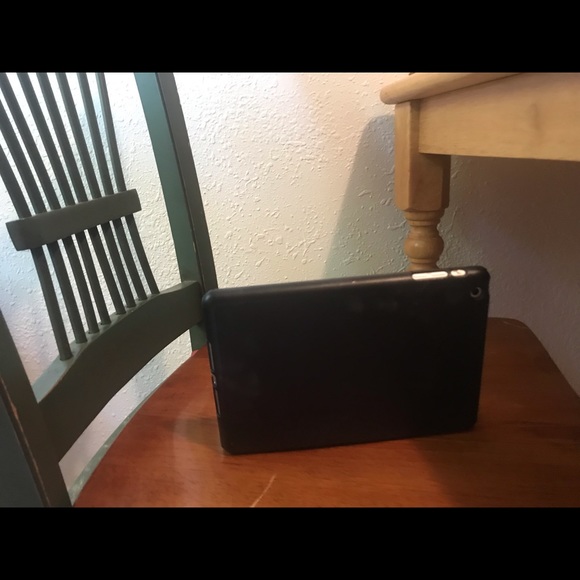 iPad mini version 3 16 gbs - Picture 2 of 4